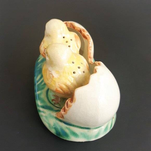 VTG Hatching Chicks in Eggs Shell Salt & Pepper Shakers Chicken Easter Farmhouse - Picture 7 of 13